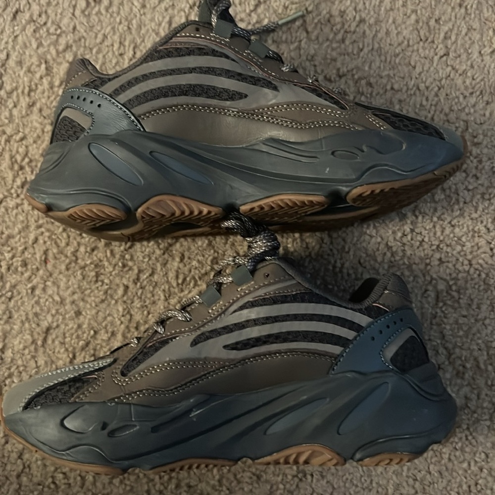Yeezy Booster 700 V2 “Geode”